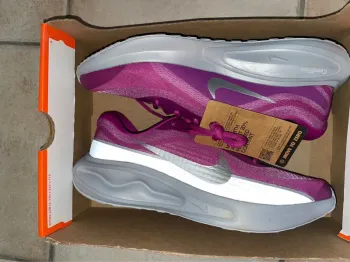 Used Nike Running Shoes bike — image 6 of 6
