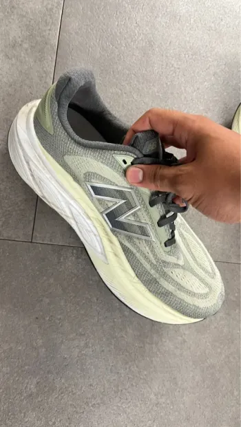 Used New Balance Fresh Foam X More V5 bike — image 4 of 9