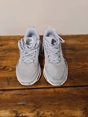 Used Nike Vomero 18 Running Shoes