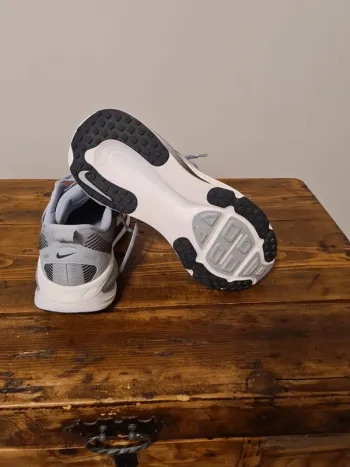 Used Nike Vomero 18 bike — image 10 of 15