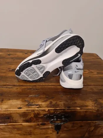 Used Nike Vomero 18 bike — image 9 of 15