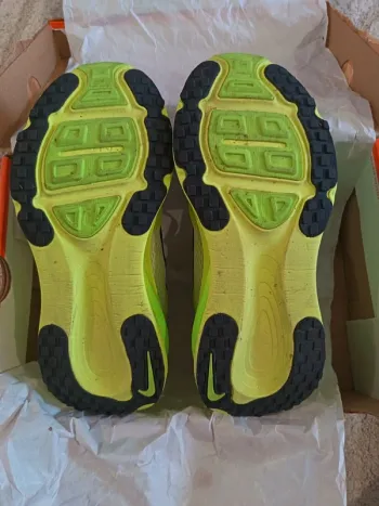 Used Nike Vomero 18 bike — image 5 of 8