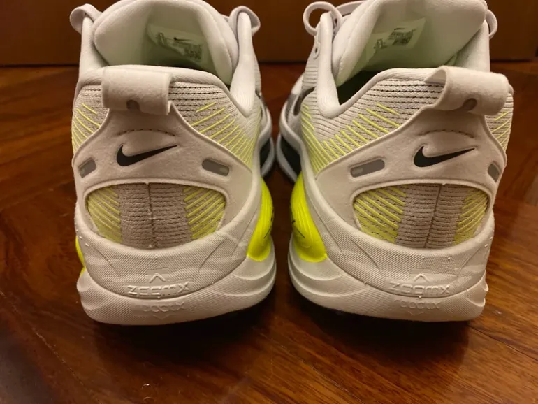 Used Nike Vomero 18 bike — image 7 of 7