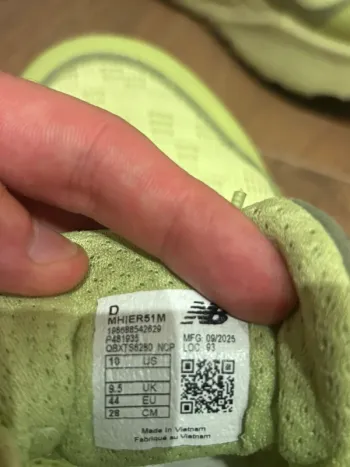 Used New Balance Hierro V9 bike — image 3 of 4