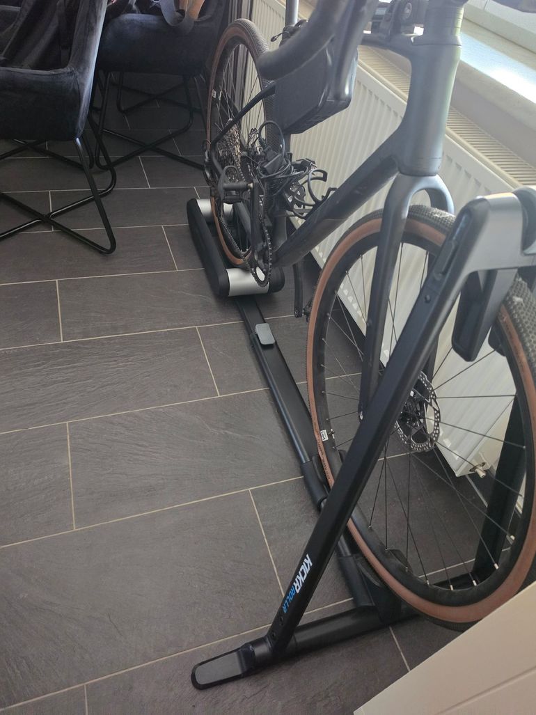 Brugt Wahoo KICKR ROLLR 2025 bike — billede 2 af 4