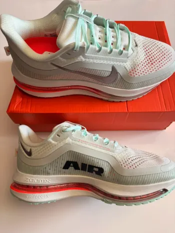 Used Pegasus Air Zoom Running Shoes