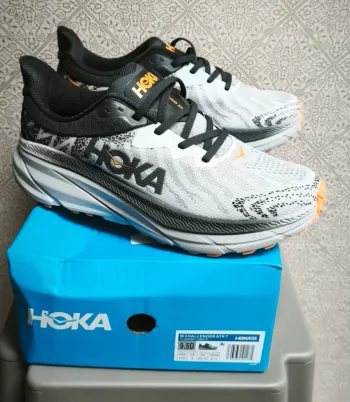 Použité Hoka ATR Challenger 7 Running Shoes