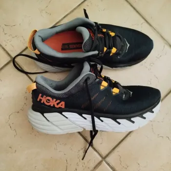 Used Hoka Gaviota 3 Running Shoes