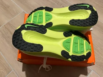 Used Nike Vomero 18 bike — image 3 of 5