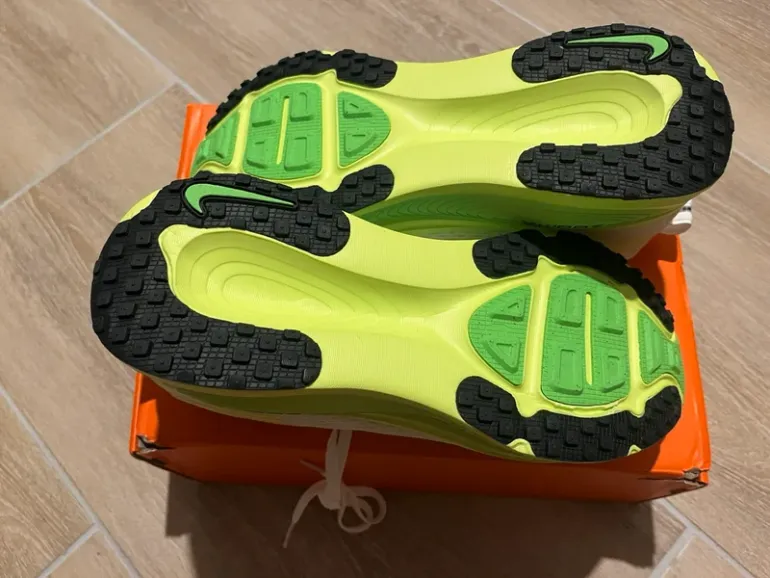 Used Nike Vomero 18 bike — image 3 of 5