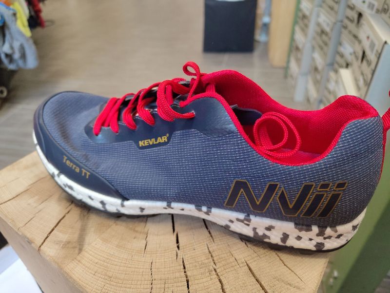 Used NVVI Terra TT 2021 Running Shoes