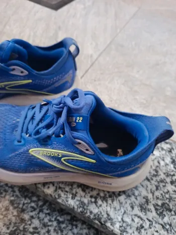 Used Brooks Running shoes bike — image 2 of 4