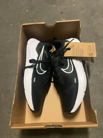 Używany Nike Downshifter 13 Running Shoes
