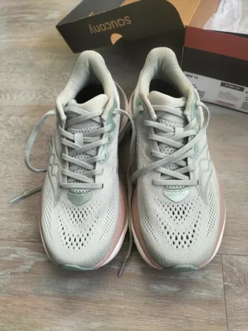 Used Saucony Running Shoes Running Shoes