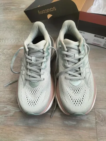 Tweedehands Saucony Running Shoes Running Shoes