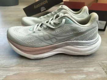 Saucony Running Shoes bike d'occasion — image 3 sur 4