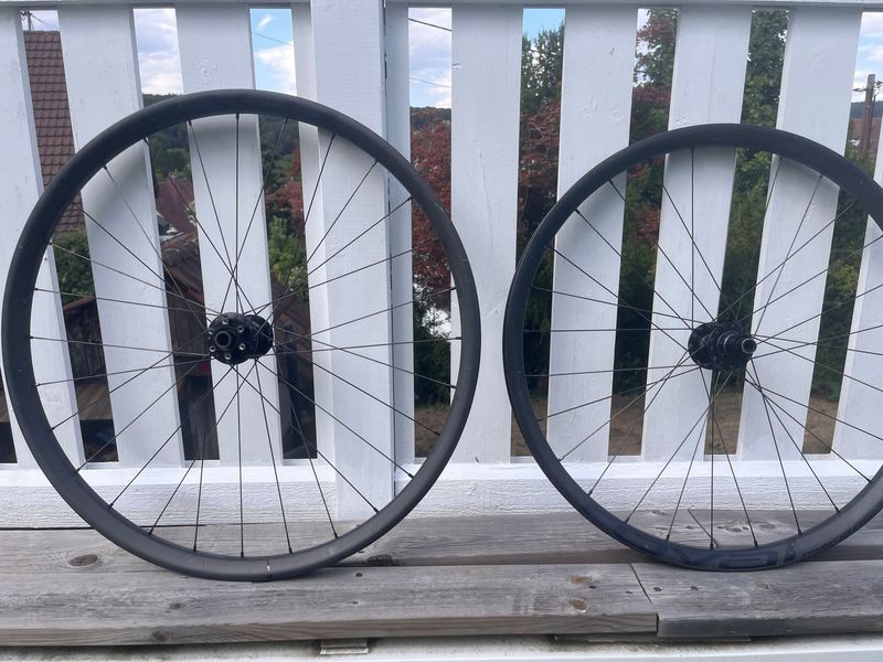 Specialized Roval Traverse Mullet Carbon 2021 Wheels d'occasion