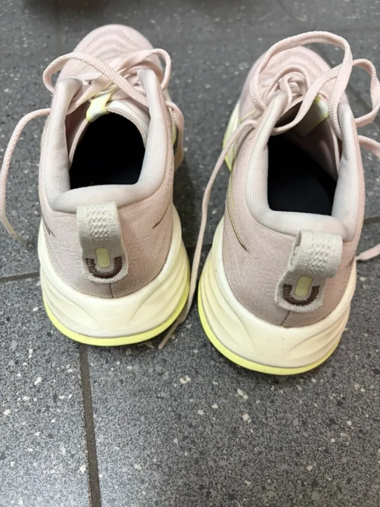 Used Asics Cumulus 27 bike — image 3 of 7