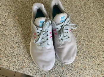 Nike Laufschuhe Gr. 40, 5 bike usato — immagine 3 di 10