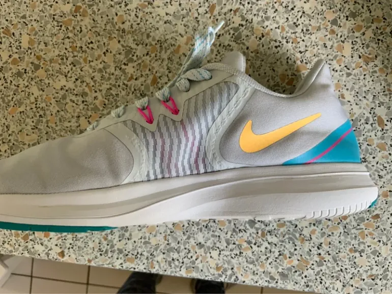 Nike Laufschuhe Gr. 40, 5 bike usato — immagine 5 di 10