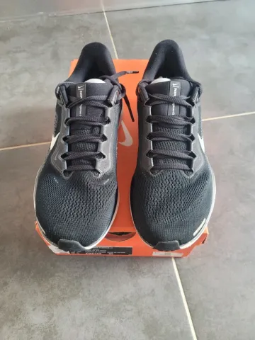 Used Pegasus Air Zoom 41 Running Shoes