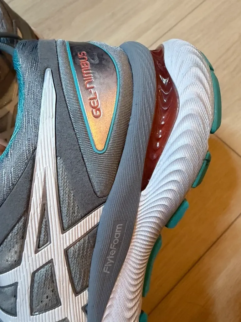 Used Asics Gel Nimbus bike — image 2 of 7