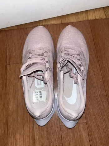 Rose Nike Running Shoes bike d'occasion — image 3 sur 7