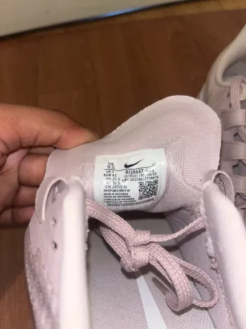 Rose Nike Running Shoes bike d'occasion — image 6 sur 7