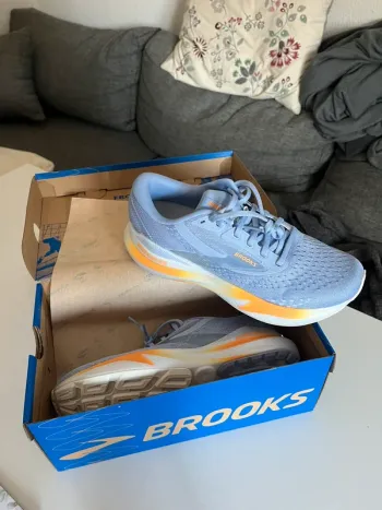 Used Brooks Adrenaline GTS 24 Running Shoes