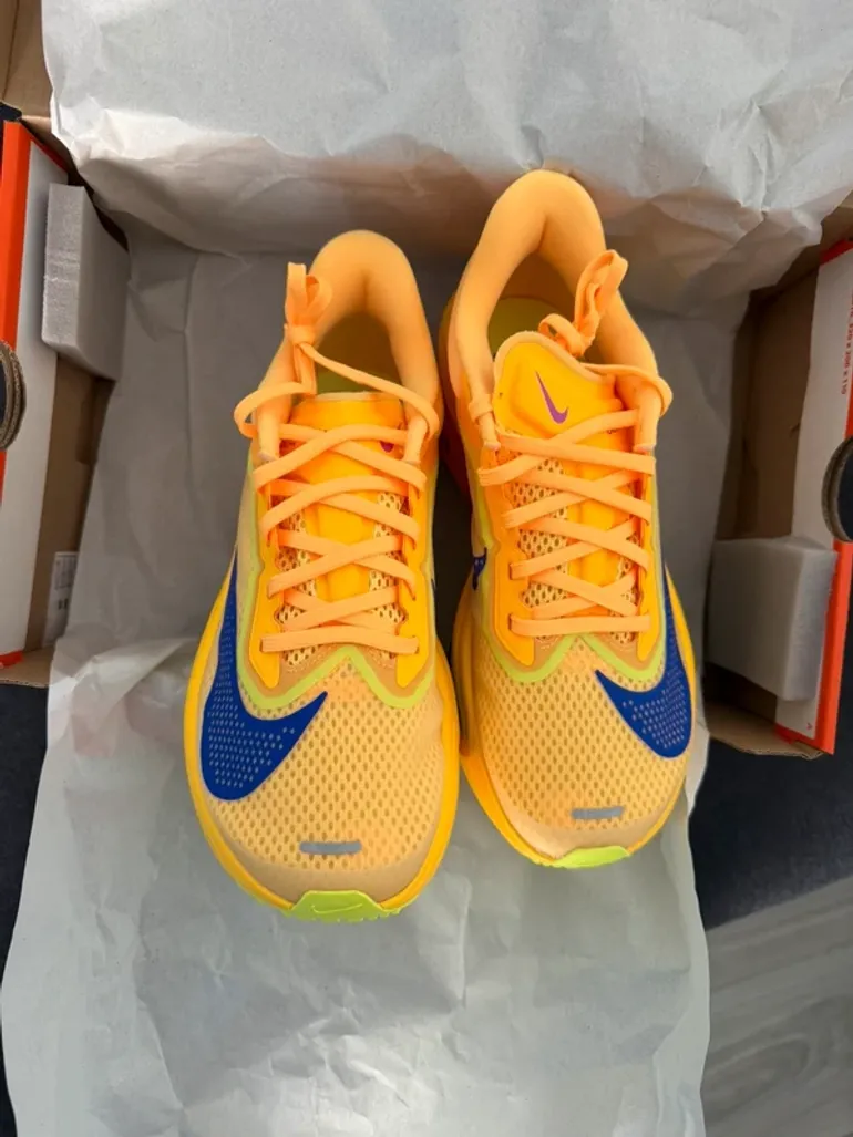 Used Orange Nike Zoom Fly 6 bike — image 2 of 4