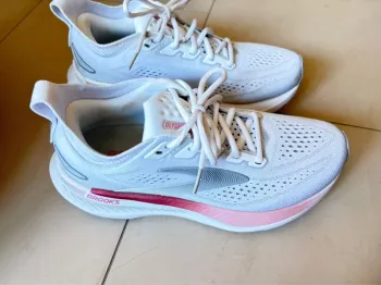 Used Brooks Glycerin GTS 23 Running Shoes