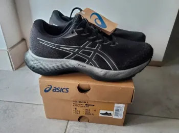 Used Asics Gel Saiun 2 Running Shoes
