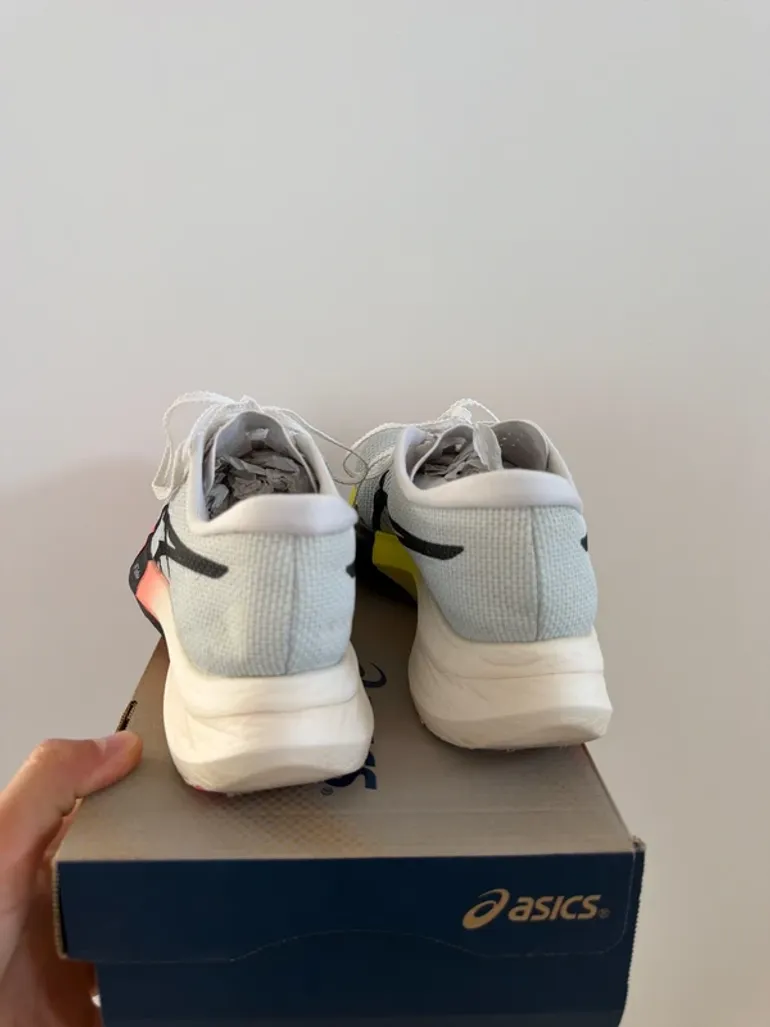 Tweedehands Asics Metaspeed Sky Ekiden bike — afbeelding 11 van 13