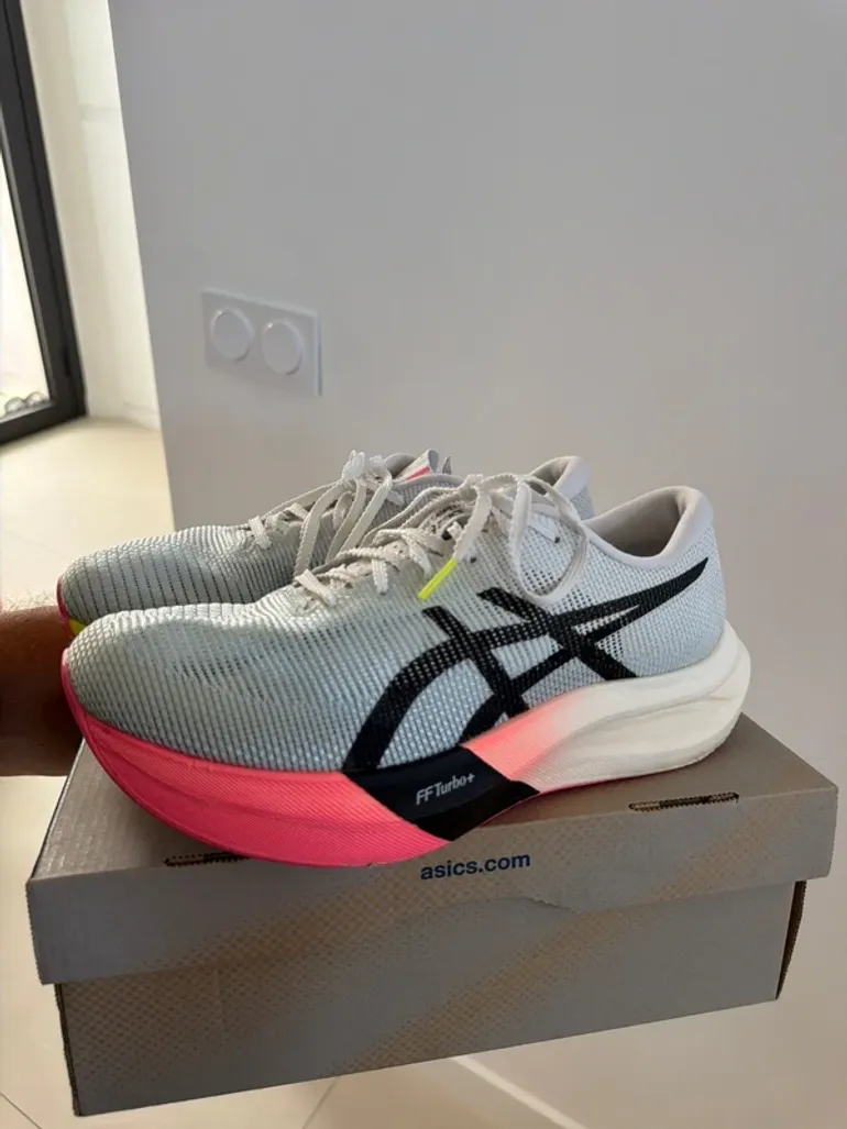 Tweedehands Asics Metaspeed Sky Ekiden bike — afbeelding 7 van 13