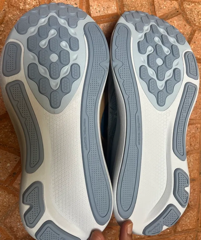 Tweedehands Solid Gel-Kayano 33 bike — afbeelding 3 van 10
