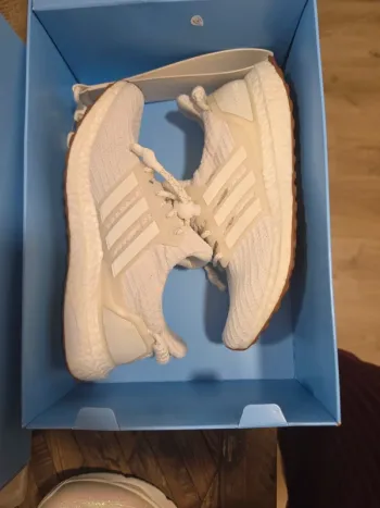 Adidas Ultra Boost Running Shoes d'occasion