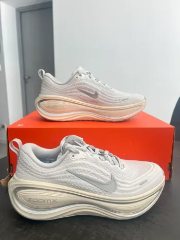 Used Nike Vomero Plus Running Shoes