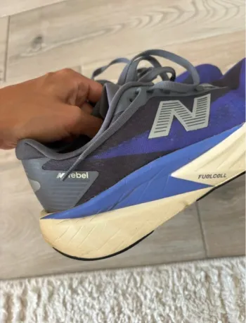New Balance FuelCell Rebel v5 Running Shoes d'occasion