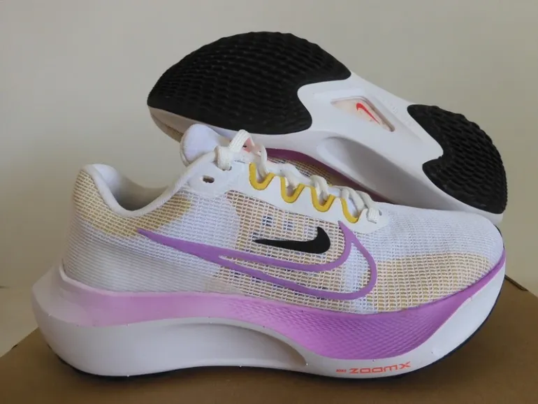 Used Nike Zoom Fly 5 bike — image 2 of 3