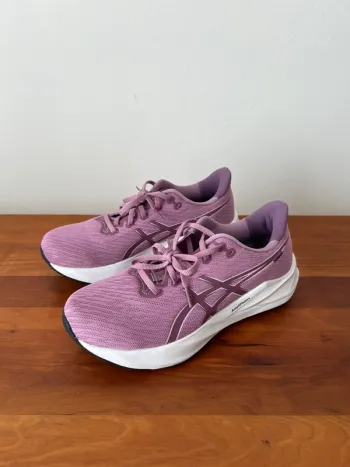 Used Asics Versablast 4 Running Shoes