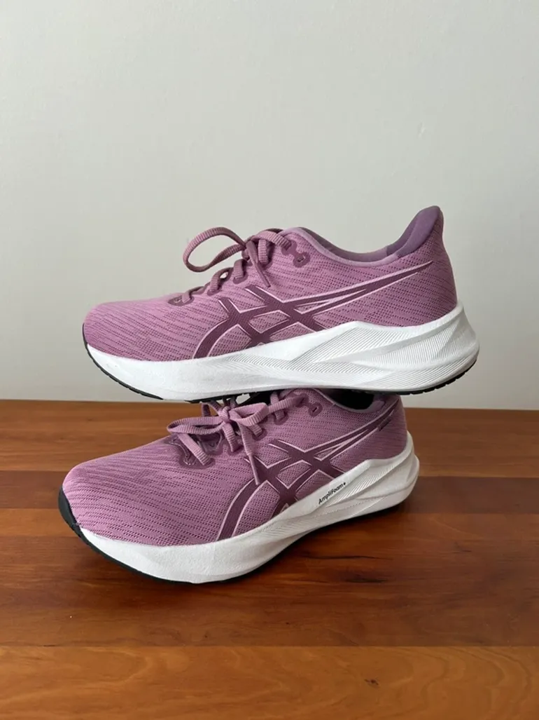 Used Asics Versablast 4 bike — image 2 of 5