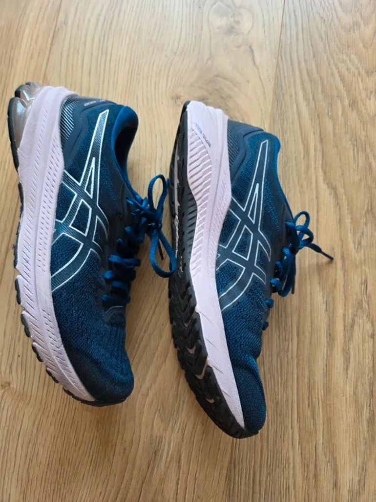 Tweedehands Asics GT-1000 11 bike — afbeelding 3 van 6