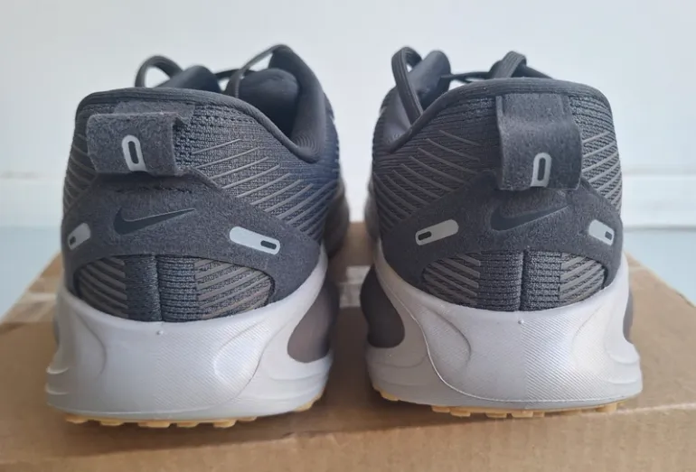 Tweedehands Nike Vomero 18 bike — afbeelding 5 van 10