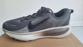Tweedehands Nike Vomero 18 bike — afbeelding 3 van 10