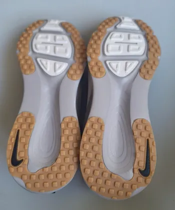 Tweedehands Nike Vomero 18 bike — afbeelding 6 van 10