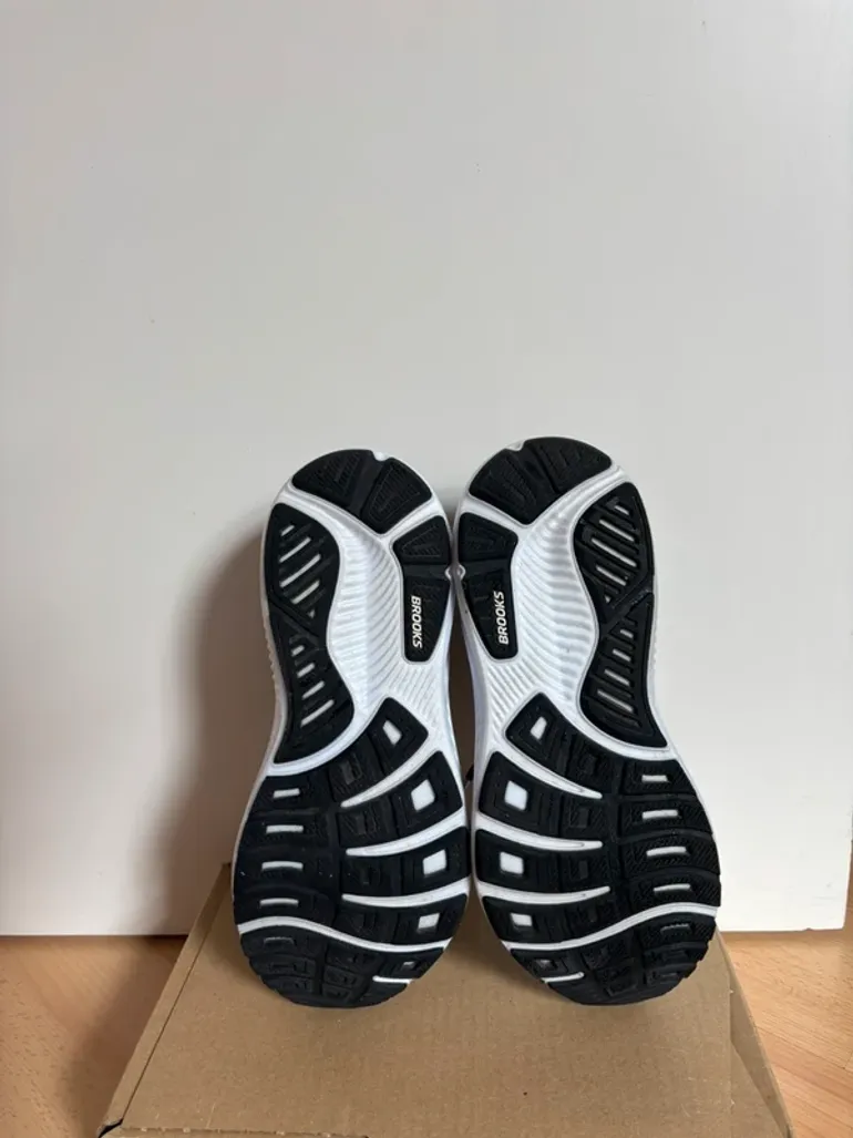 Used Brooks Ghost 17 bike — image 3 of 8