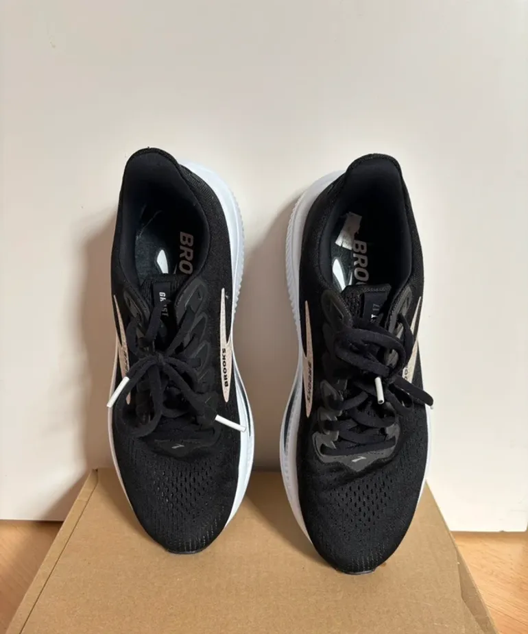 Used Brooks Ghost 17 bike — image 4 of 8