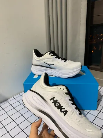 Hoka Bondi 9 bike usato — immagine 3 di 5