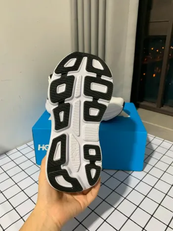 Hoka Bondi 9 bike usato — immagine 2 di 5