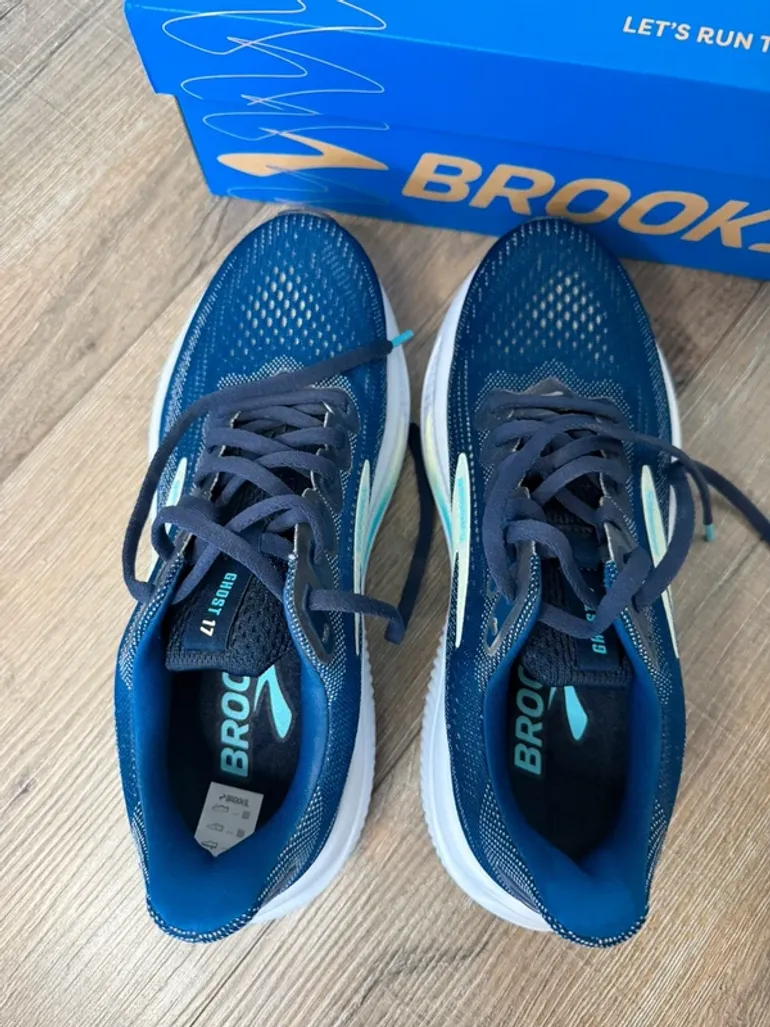 Used Brooks Ghost 17 2025 bike — image 3 of 5
